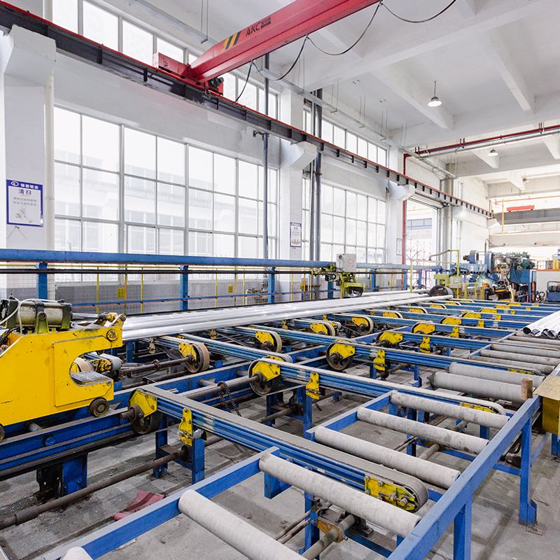 Extrusion workshop - 1450T press machine