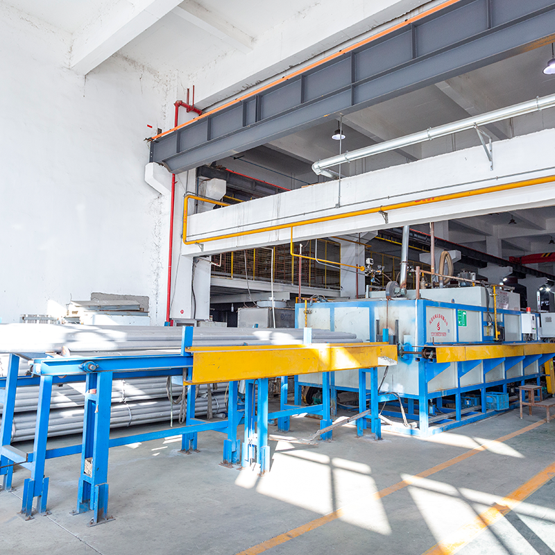 Extrusion workshop - 680T press machine